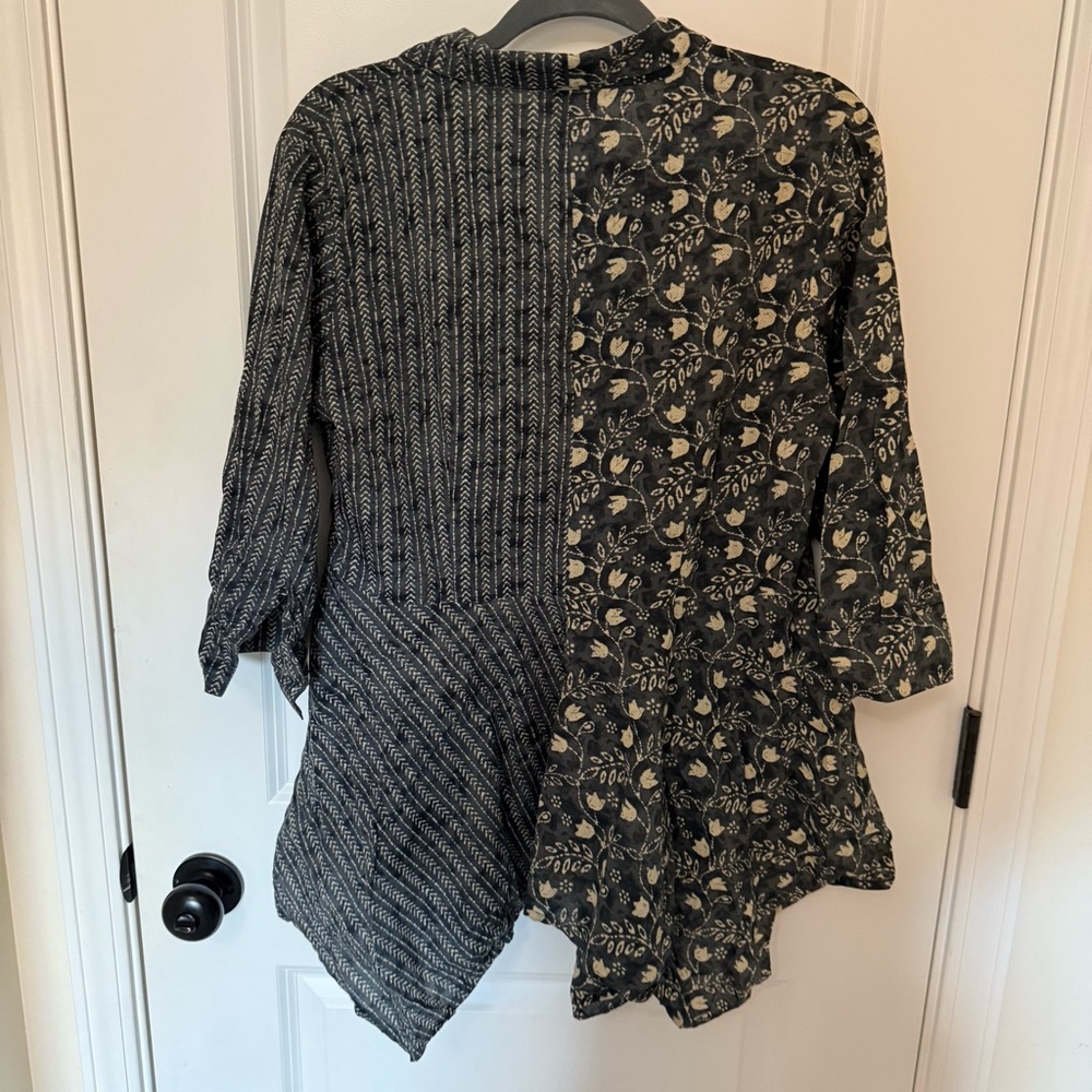 JISORA Dainty Florals with Arrows on Blue Cotton Top - Picture 12 of 14